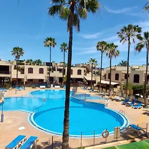 tagoro-park-costa-del-silencio.tenerifehoteles.net/